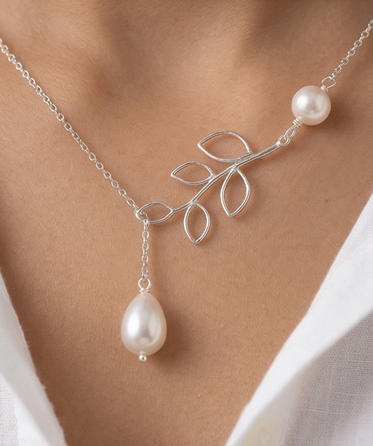 Minimal Pearl Drop Necklace