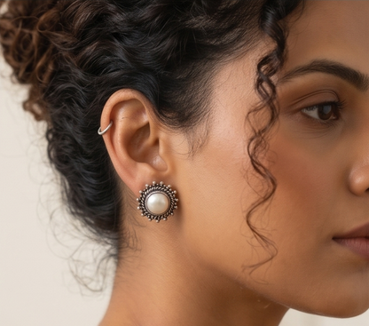 Pearl Aura Earrings
